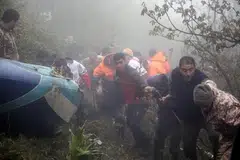 Pekerja penyelamat Iran menemui mayat mangsa termasuk Presiden Iran, Encik Ebrahim Raisi, di tapak tragedi helikopter terhempas di barat laut Iran.
