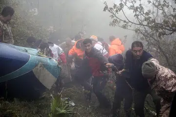 Pekerja penyelamat Iran menemui mayat mangsa termasuk Presiden Iran, Encik Ebrahim Raisi, di tapak tragedi helikopter terhempas di barat laut Iran.
