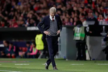 WAJAH KECEWA: Pengurus Arsenal, Arsene Wenger, meninggalkan padang dengan penuh hampa selepas pasukan tersingkir daripada final Liga Europa oleh Atletico Madrid. - Foto-foto REUTERS