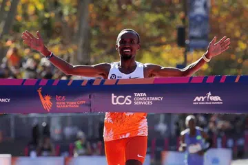 Abdi Nageeye dari Belanda melintasi garisan penamat dan meraih kemenangan dalam perlumbaan Maraton New York City kategori lelaki pada 3 November.