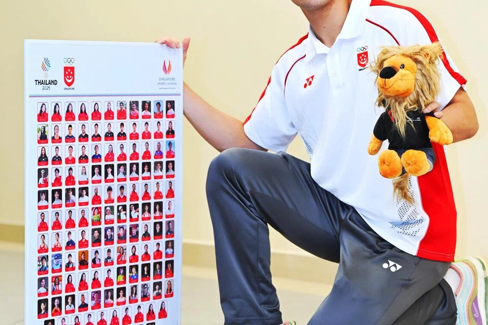 Atlet lawan pedang Singapura, Azfar Luqman Ong, antara 128 atlet pelajar Sekolah Sukan Singapura (SSS), termasuk bekas atlet pelajar, yang akan mewakili negara di Sukan SEA ke-33 yang bakal berlangsung di Thailand dari 9 hingga 20 Disember.