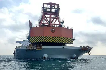 KAPAL CHINA DITAHAN: Foto kiriman Penguasa Penguatkuasa Maritim Malaysia (MMEA) menunjukkan sebuah kapal China yang ditahan di perairan dekat Johor, disyaki mengangkut peluru meriam yang dipunggah dari kapal perang Britain yang karam semasa Perang Dunia Kedua.