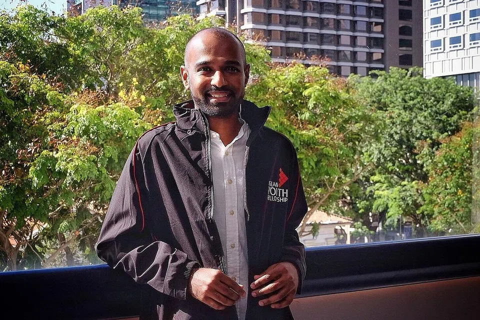 DR HAMID RAHMATULAH ABDUL RAZAK: Merupakan Konsultan Bersekutu (Jabatan Pembedahan Ortopedik) di Hospital Besar Sengkang, dan sukarelawan dalam masyarakat. - Foto BH oleh KHALID BABA