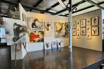 Studio di Emily Hill, tempat penghasilan dan perkembangan seni 