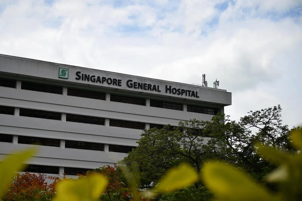 Satu kebakaran berlaku di sebuah wad di Hospital Besar Singapura (SGH) tetapi berjaya dipadamkan selepas sistem perenjis air di wad tersebut diaktifkan.