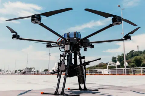 Sistem bersenjata tanpa pemandu atau ‘weaponised unmanned system’ (WUS) yang berbentuk seperti dron, boleh dikerah bagi memberikan tembakan perlindungan kepada pegawai yang terlibat dalam sebuah operasi.