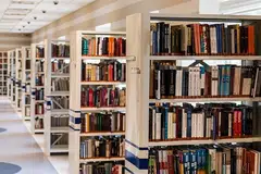 Melanjutkan pelajaran ke peringkat ijazah bukan lagi dianggap sebagai nilai tambah, bahkan asas minimum.