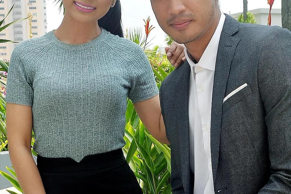 SENANG BEKERJASAMA: Aiman Hakim Ridza (kanan) meminati lakonan Zara Zya (kiri) yang bersahaja serta budaya kerjanya yang profesional di sebalik tabiat 'gila-gilanya. - Foto-foto ZAZAHIRU dan THE HIVE