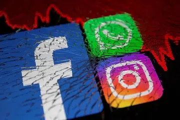 TERPUTUS HUBUNGAN: Perkhidmatan media sosial Facebook, WhatsApp dan Instagram terputus selama enam jam di seluruh dunia. - Foto REUTERS