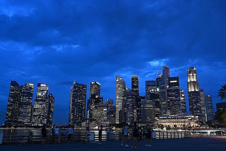 RIZAB UNTUK WAKTU SURAM: Rizab Singapura telah dibina untuk hari hujan, yang berlaku apabila Covid- 19 menimpa tahun lalu. Daripada hampir $100 bilion yang dibelanjakan dalam pakej rangsangan terbesar dalam sejarah negara ini, $52 bilion adalah daripada simpanan lalu. - Foto fail