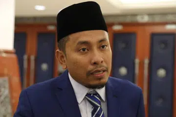Ahli Parlimen Pasir Mas, Kelantan, Encik Ahmad Fadhli Shaari, didakwa sering mengeluarkan kenyataan berbaur perkauman di Parlimen. 