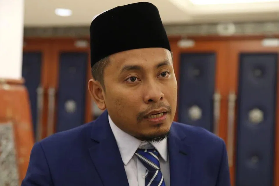 Ahli Parlimen Pasir Mas, Kelantan, Encik Ahmad Fadhli Shaari, didakwa sering mengeluarkan kenyataan berbaur perkauman di Parlimen. 