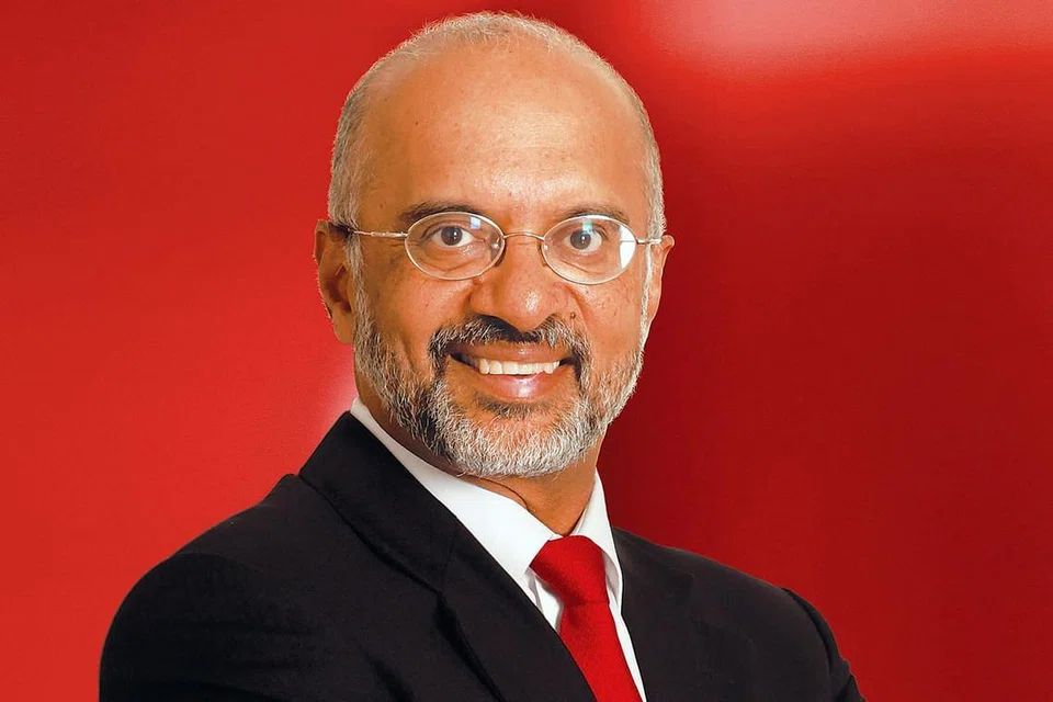 Ketua eksekutif DBS Bank, Encik Piyush Gupta memohon maaf atas gangguan digital terburuk dalam sedekad.