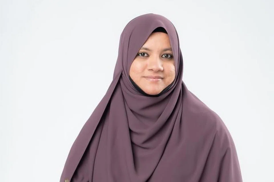 Ustazah Shameem Sultanah Abdul Gaffoor ialah penceramah motivasi Islam dan pengasas pusat pendidikan Islam, ILMHUB. Beliau berkelulusan ijazah sarjana muda bidang Syariah daripada Universiti Al-Azhar, Kahirah, Mesir. Beliau turut memiliki diploma pascasiswazah dalam Psikologi Kaunseling daripada Kolej Komuniti Lee.