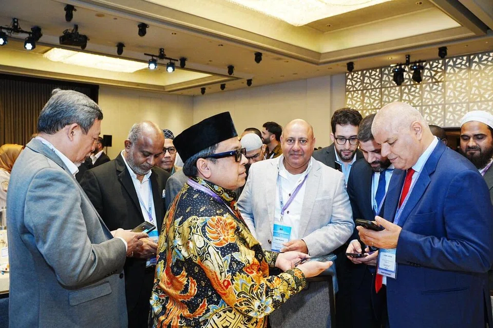 Seminar Halal Antarabangsa Singapura, yang berlangsung di Hilton Singapura pada 24 September dihadiri lebih daripada 200 hadirin – terdiri daripada delegasi halal luar negara. 