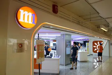 Syarikat pengurusan aset Singapura, Keppel, akan memperoleh hampir $1 bilion dalam bentuk tunai hasil pemilikan 83.9 peratusnya dalam syarikat telekomunikasi M1.   
