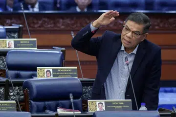 Menteri Dalam Negeri Malaysia, Datuk Seri Saifuddin Nasution Ismail.  