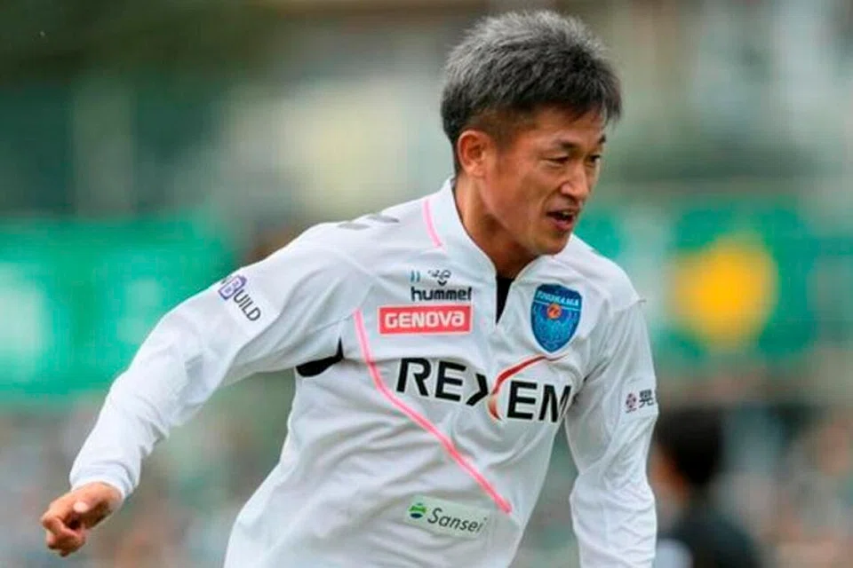 Pada usia 59 tahun, Kazuyoshi Miura, pemain bola sepak profesional tertua di dunia, menjaringkan gol pertamanya dalam hampir empat tahun.