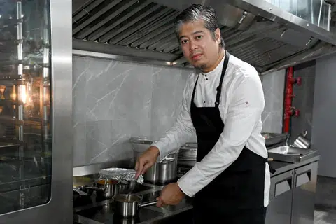 CEF MICHELIN: Cef Akmal telah meraih beberapa anugerah dan pengiktirafan tertinggi dalam bidang kulinari
