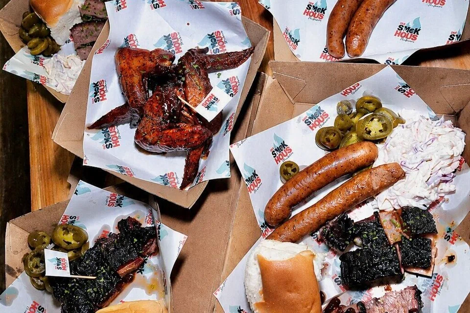 Grillfest di Sentosa berlangsung hingga 16 Ogos. Pelanggan dapat menikmati Wagyu Brisket, Belly Burnt Ends, Buffalo Wings, Chicken Chorizo dan XXXL Smoked Potato sambil menyambut Hari Kebangsaan pada hari minggu ini.