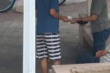 KEGIATAN HARAM: Sebanyak 53 karton dan 46 paket rokok tidak dibayar cukai dirampas di French Road di Lavender semasa satu operasi pada 11 Oktober.