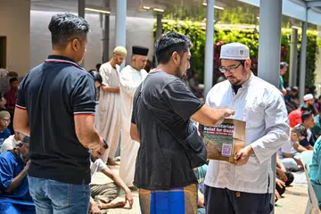 SEDIA MEMBANTU: Rakyat Singapura dipuji atas kesediaan dan ketulusan mereka menderma dan menghulurkan bantuan kepada mereka yang memerlukan di Gaza. Menteri Negara (Ehwal Dalam Negeri merangkap Pembangunan Negara), Profesor Madya Dr Muhammad Faishal Ibrahim, turut mengingatkan masyarakat untuk kekalkan tindakan positif mereka terhadap konflik tersebut dan kekal bersatu padu.