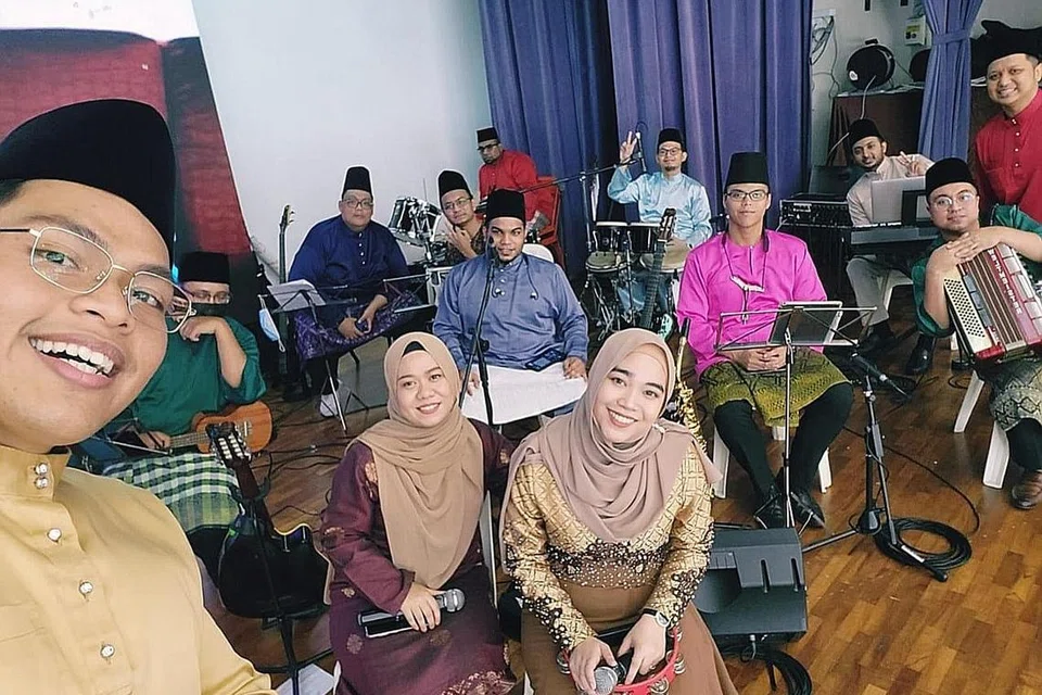 BELUM PULIH SEPENUHNYA: Walaupun sekatan peraturan pengurusan selamat telah dilonggarkan, kumpulan muzik tempahan bagi 'Alunan Serambi Kasih' masih kurang kerana banyak majlis perkahwinan masih dilakukan dalam skala kecil. - Foto ALUNAN SERAMBI KASIH 