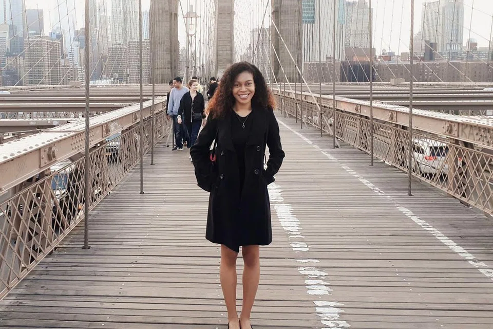 PELUANG KEEMASAN: Cik Ijechi Nazirah Nazri Nwaozuzu harus menyesuaikan diri dengan cara bekerja orang di New York, Amerika Syarikat, yang berbeza daripada cara bekerja di Singapura. - Foto ihsan IJECHI NAZIRAH NAZRI NWAOZUZU