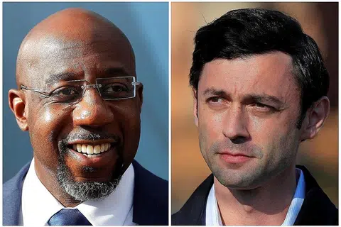 RAIH KEMENANGAN: Calon Demokrat, Encik Raphael Warnock (kiri) dan Encik Jon Ossoff, meraih kemenangan dalam pilihan raya senator di Georgia sekali gus membolehkan Parti Demokrat menguasai Kongres dan Rumah Putih. Foto REUTERS