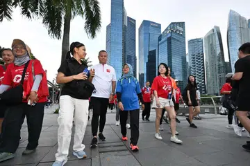 walkathon, jalan kaki, singapura, halimah yacob, lim hwee yi