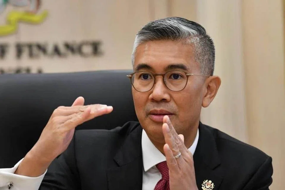 Menteri Pelaburan, Perdagangan dan Industri Malaysia, Tengku Datuk Seri Zafrul Tengku Abdul Aziz, akan memfailkan afidavit untuk memperbetulkan beberapa fakta dalam afidavit yang difailkan Timbalan Perdana Menteri, Datuk Seri Ahmad Zahid Hamidi, terkait titah adendum dalam isu pengampunan diraja bekas Perdana Menteri, Encik Najib Tun Razak. 