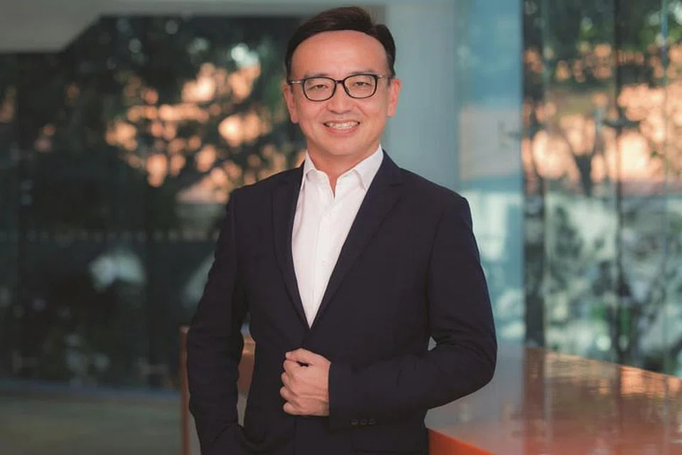 Ketua eksekutif Hub Pembelajaran NTUC, Encik Kwek Kok Kwong yang meninggal dunia pada usia 53 tahun, dipercayai rebah selepas mengayuh basikal bersama sekumpulan kawan. 