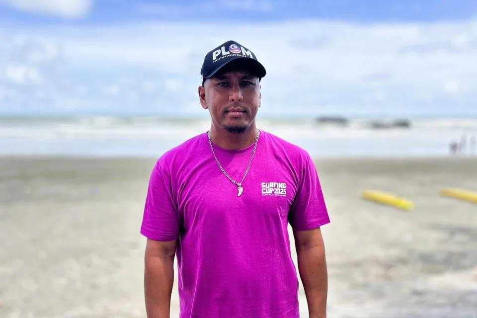 Pegawai Teknikal dan Pembangunan Persatuan Luncur Ombak Malaysia, Encik Muhammad Muttakin Talib, 42 tahun.