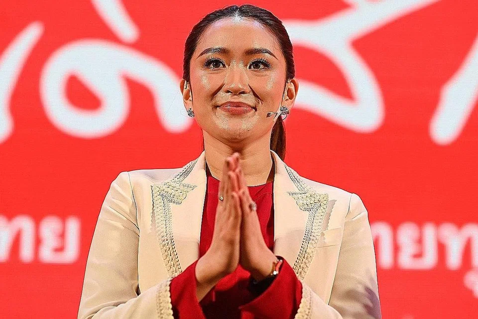 CIK PAETONGTARN SHINAWATRA: Anak mantan perdana menteri Thaksin Shinawtra, yang melarikan diri ke Dubai, ini dikatakan punya pengaruh untuk ke depan menerajui Thailand. - Foto AFP 
