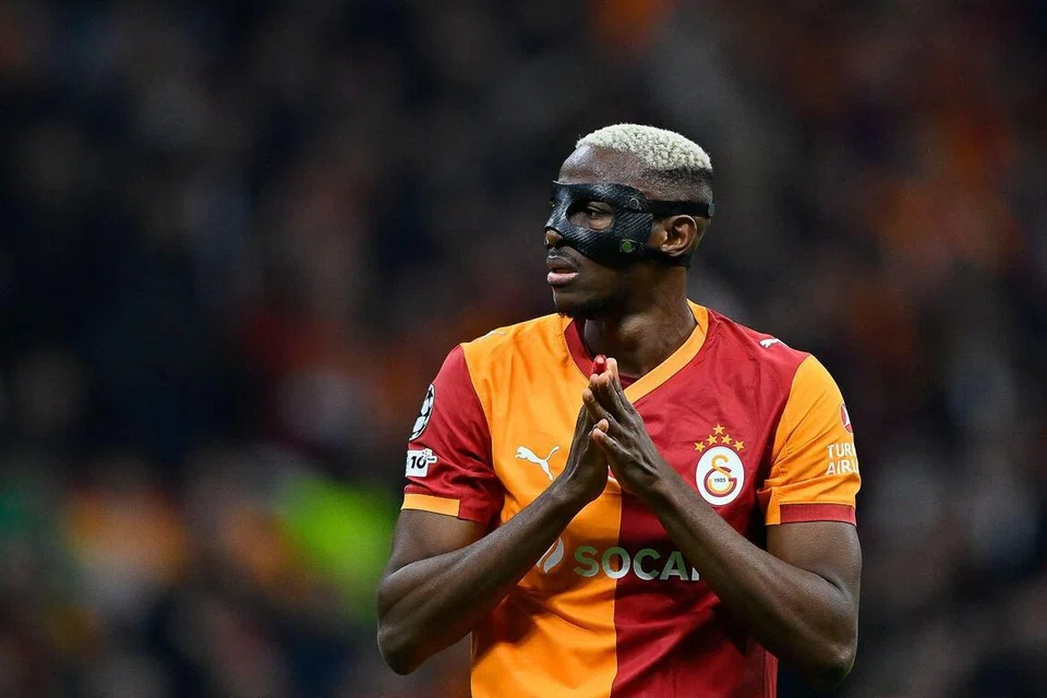 Penyerang Nigeria yang bermain untuk Galatasaray, Victor Osimhen, dalam perlawanan pusingan 16 terakhir Liga Juara-Juara Uefa antara Galatasaray SK dengan Liverpool FC di Kompleks Sukan Ali Sami Yen di Istanbul pada 10 Mac.