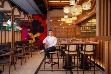 DI KALANGAN TERBAIK: Cef Reif Othman memiliki lima restoran di Dubai, termasuk Reif Japanese Kushiyaki yang disenarai sebagai antara restoran terbaik di rantau Timur Tengah.