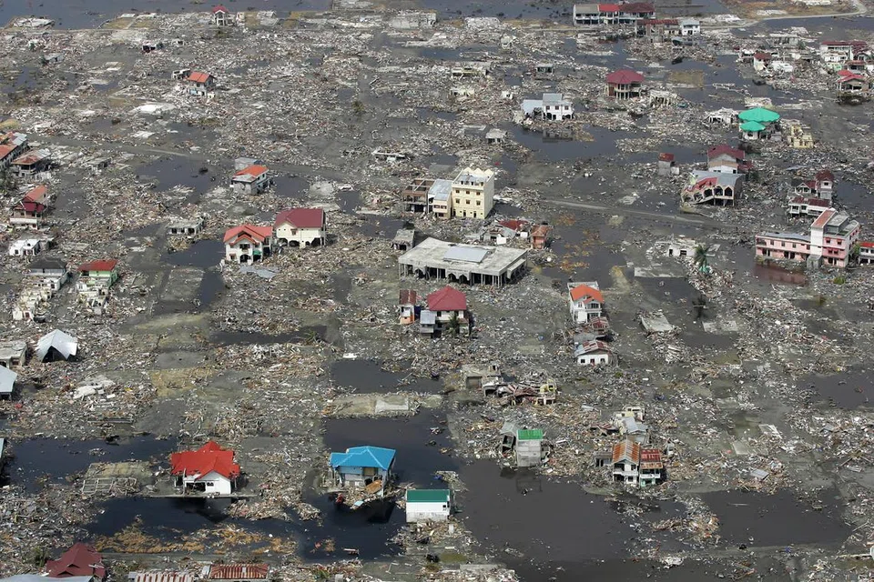 Kampung yang tenggelam terletak dekat pantai di Aceh musnah kesemuanya selepas gempa dan tsunami yang menyusuli.