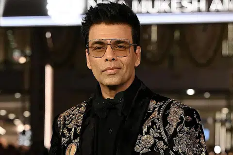 KARAN JOHAR: Tekankan kepentingan tidak datang lewat ke set penggambaran dan menghormati masa orang lain dalam hantaran Instagram terkininya. - Foto AFP