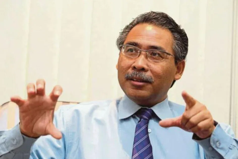 
Penganalisis politik dari Akademi Penyelidikan Strategik Nusantara, Profesor Dr Azmi Hassan.