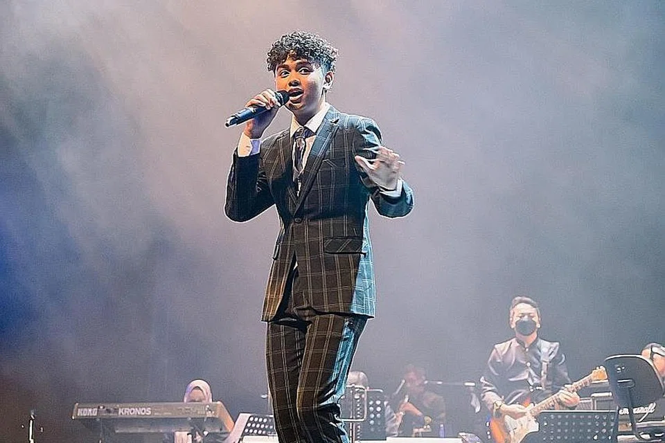 SERAI SYAH RISZUAN: Bakat muda yang mendapat tepukan gemuruh apabila tampil dengan lagu 'Hore-Hore Samba' dan 'Si Manis 17'. - Foto WISMA GEYLANG SERAI