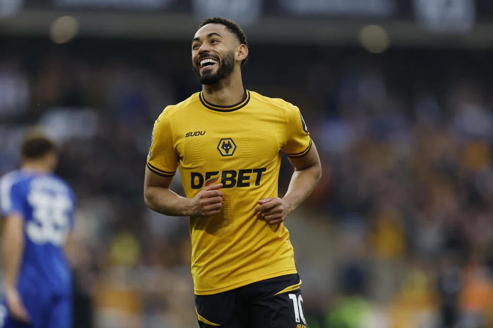 Penyerang Wolves, Matheus Cunha, dilaporkan semakin hampir menyertai Manchester United dengan perpindahan bernilai £62.5 juta. 