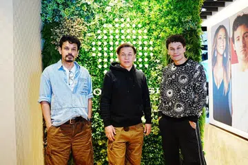 KRU cafe, KRU, industri kreatif