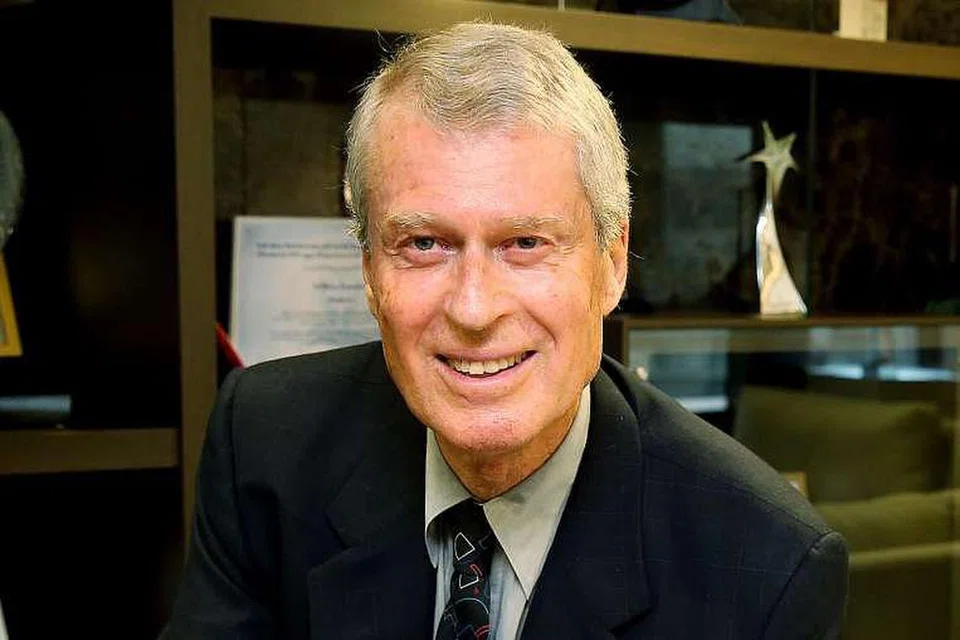 Profesor John Anthony Cherry dipilih daripada lebih 90 calon dari seluruh dunia bagi Hadiah Air Lee Kuan Yew tahun ini. 