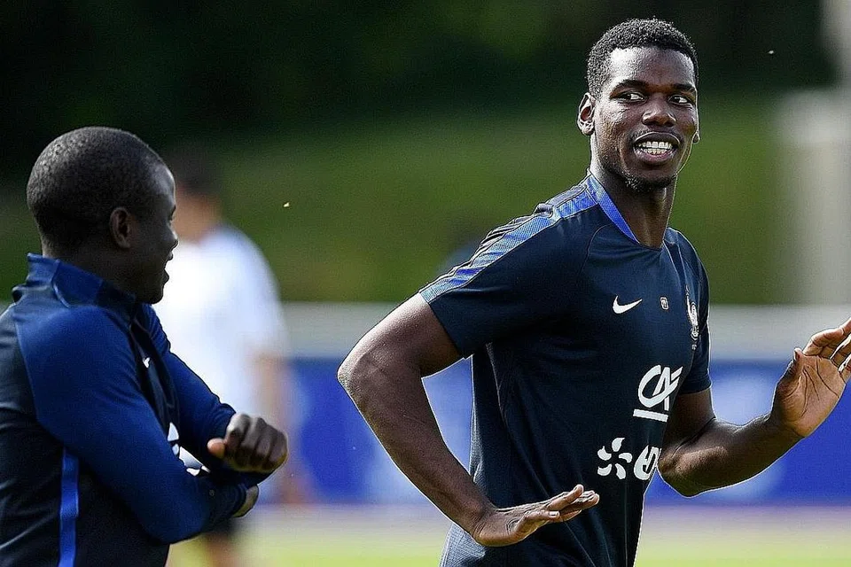 BAYARAN TINGGI: Pogba menyarungi jersi Manchester United buat kali kedua pada bayaran rekod £89.3 juta ($156.6 juta). Beliau menyertai Juventus daripada United pada 2012 pada bayaran £1.5 juta.