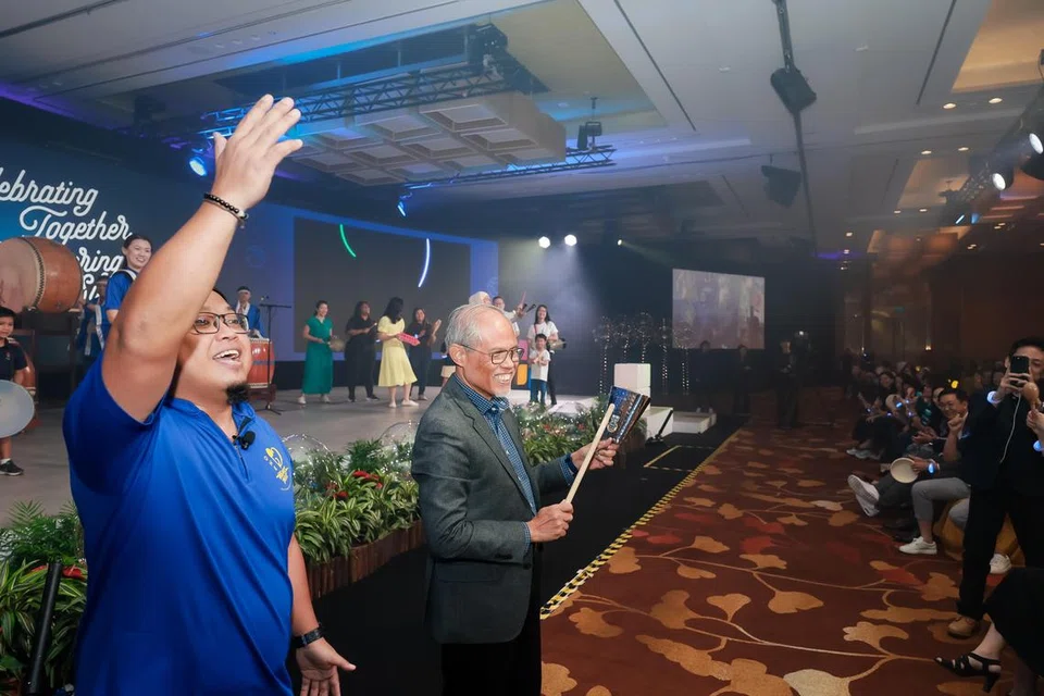 Menteri Pembangunan Sosial dan Keluarga, Encik Masagos Zulkifli Masagos Mohamad (kanan) turut serta dalam acara Sambutan Awal Kanak-Kanak yang diadakan di Pusat Ekspo & Konvensyen Sands pada 2 November 2024.
