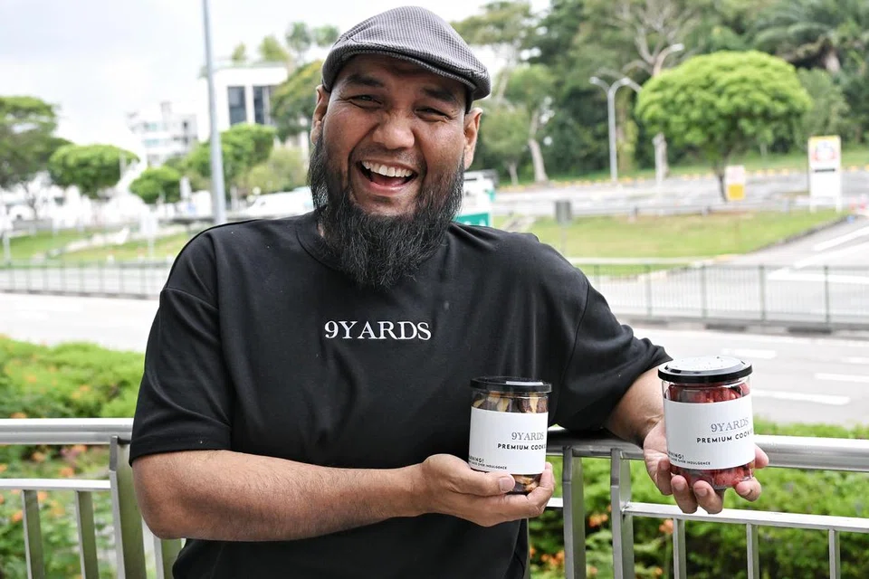 Cef Bob membawa jenama biskut ‘9 Yards Cafe & Bistro’ ke Singapura menerusi reruai ‘pop up’ di pusat beli-belah. 