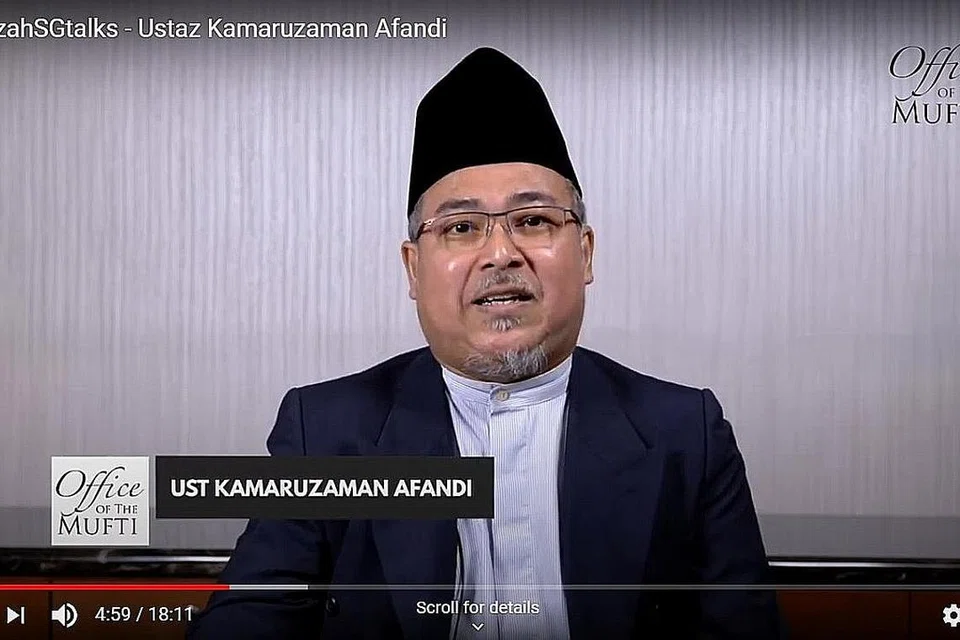 USTAZ KAMARUZAMAN AFANDI: Dalam ceramahnya beliau menukil beberapa kisah teladan termasuk peristiwa Isra Miraj iaitu tentang pemilihan air arak dan susu. - Foto SALAMSG TV
