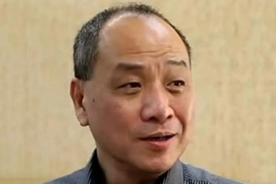 LEPASKAN JAWATAN: Encik Low Thia Kiang