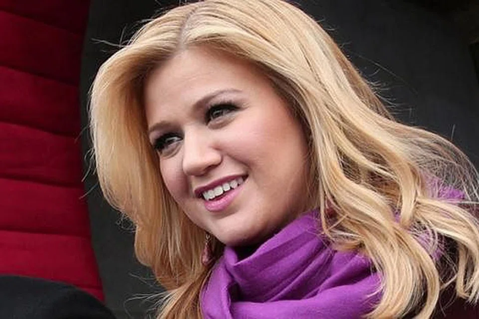 KELLY CLARKSON: Umumkan berita kehamilannya menerusi media sosial, Twitter. - Foto REUTERS
