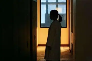Sesetengah pelajar berkata mereka tidak dapat menghadiri kelas sejak sekolah mereka dilanda histeria pada Isnin.